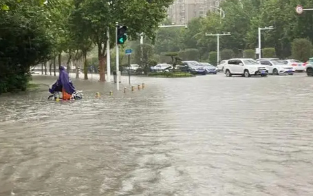 遠程移動監(jiān)護/5G智慧型救護車天榮醫(yī)療-近期多雨，注意出行安全！